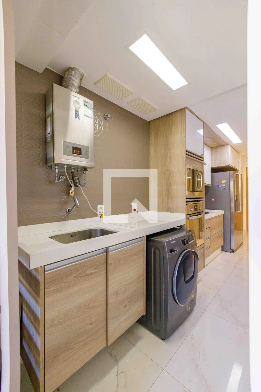 Apartamento mobiliado com 4 quartos e 4 banheiros — photo 33