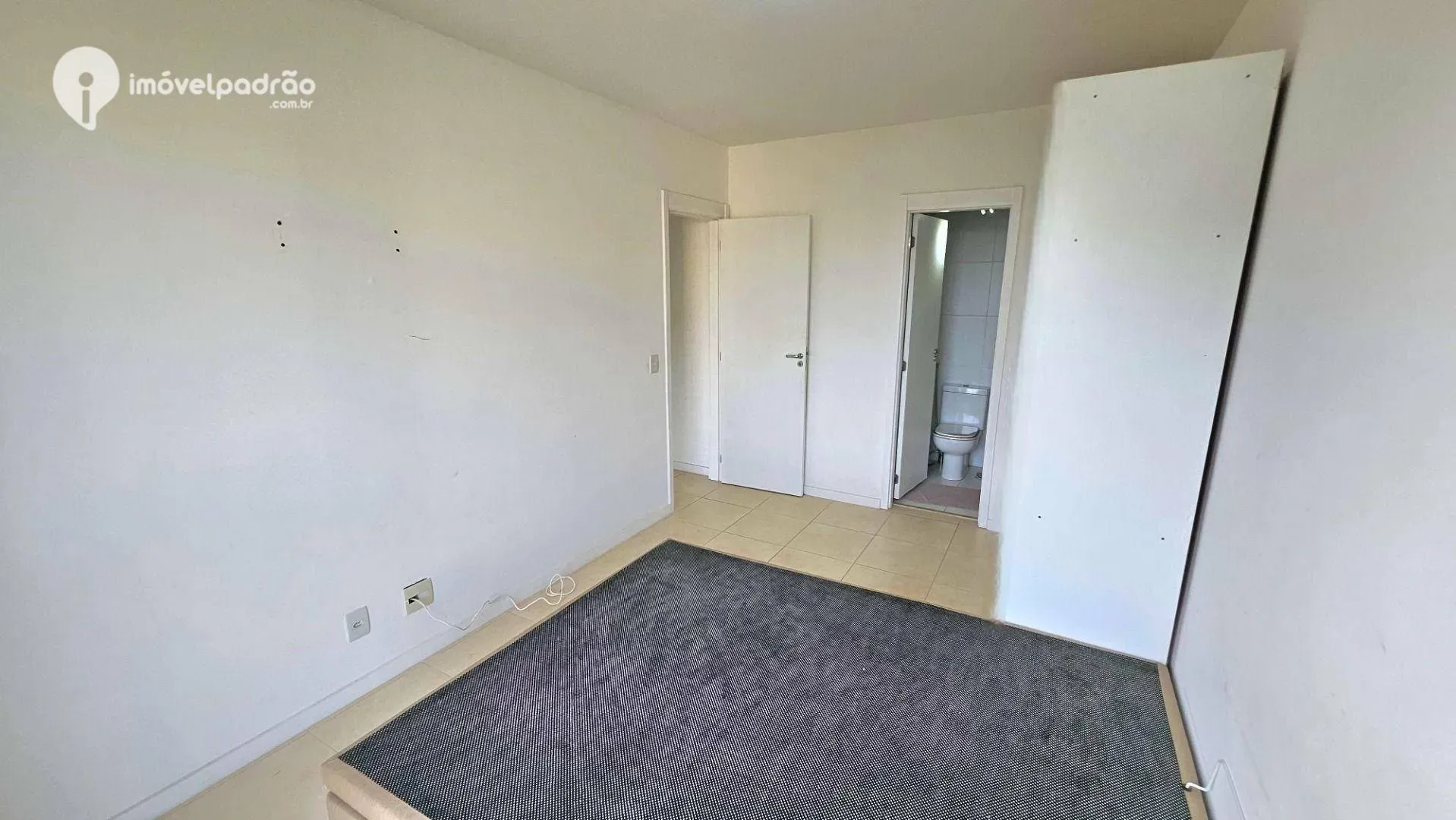 Furnished 2-bedroom apartment with enclosed balcony — photo 11