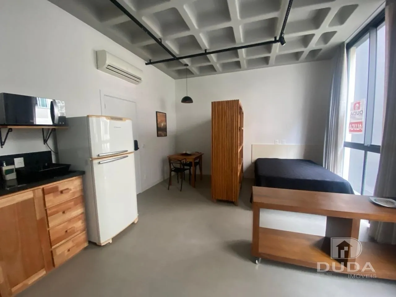 Furnished 1-bedroom apartment with open-plan kitchen — photo 12