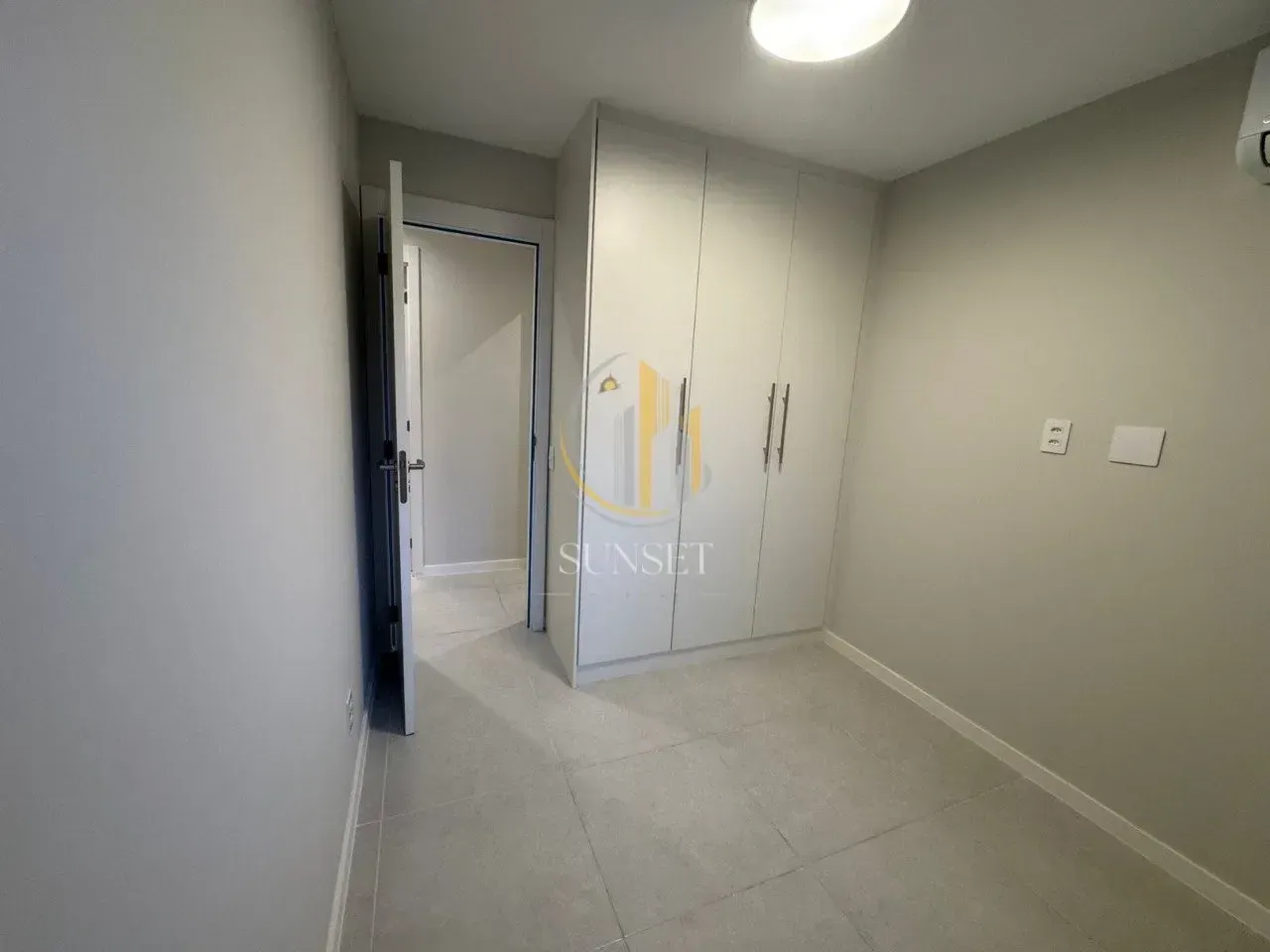 Apartment with a closed gas kitchen and 3 bedrooms — photo 11