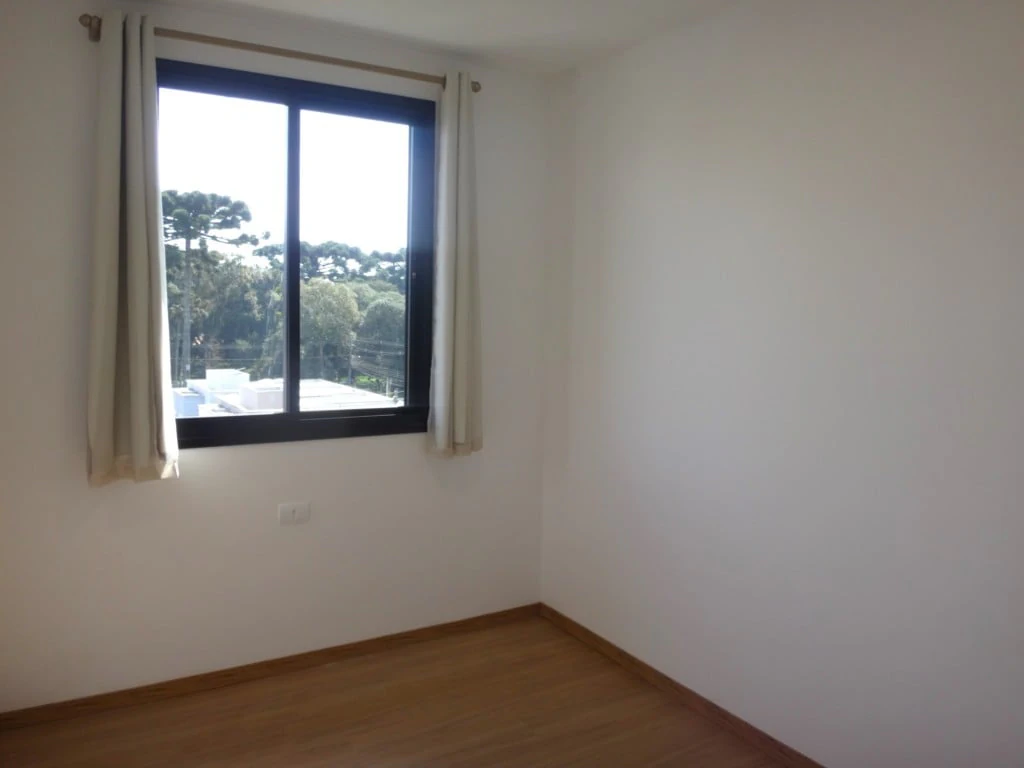 Apartment, 48 m², with a glass-enclosed balcony — photo 11
