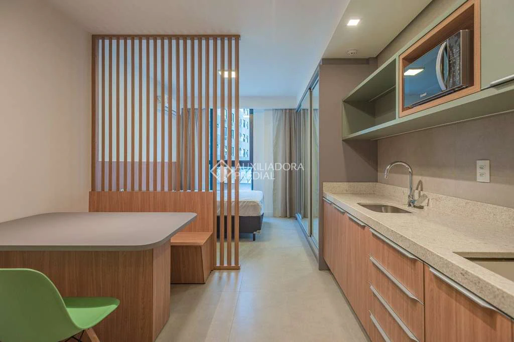 Furnished 1-bedroom apartment with 53 m² — photo 2