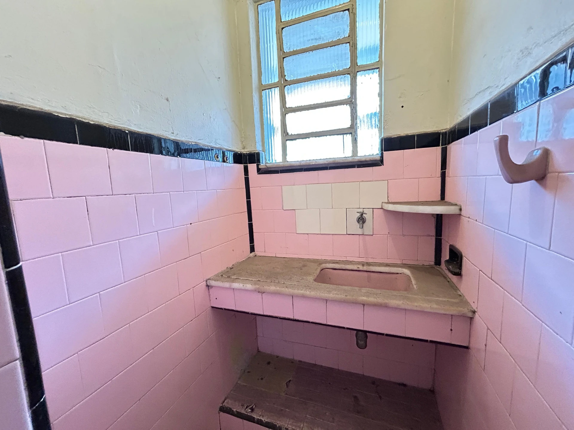 Apartamento sin amueblar con 1 dormitorio y suelo cerámico — photo 20