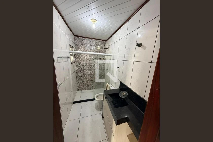 House with 5 bedrooms, en-suite and 3 parking spots