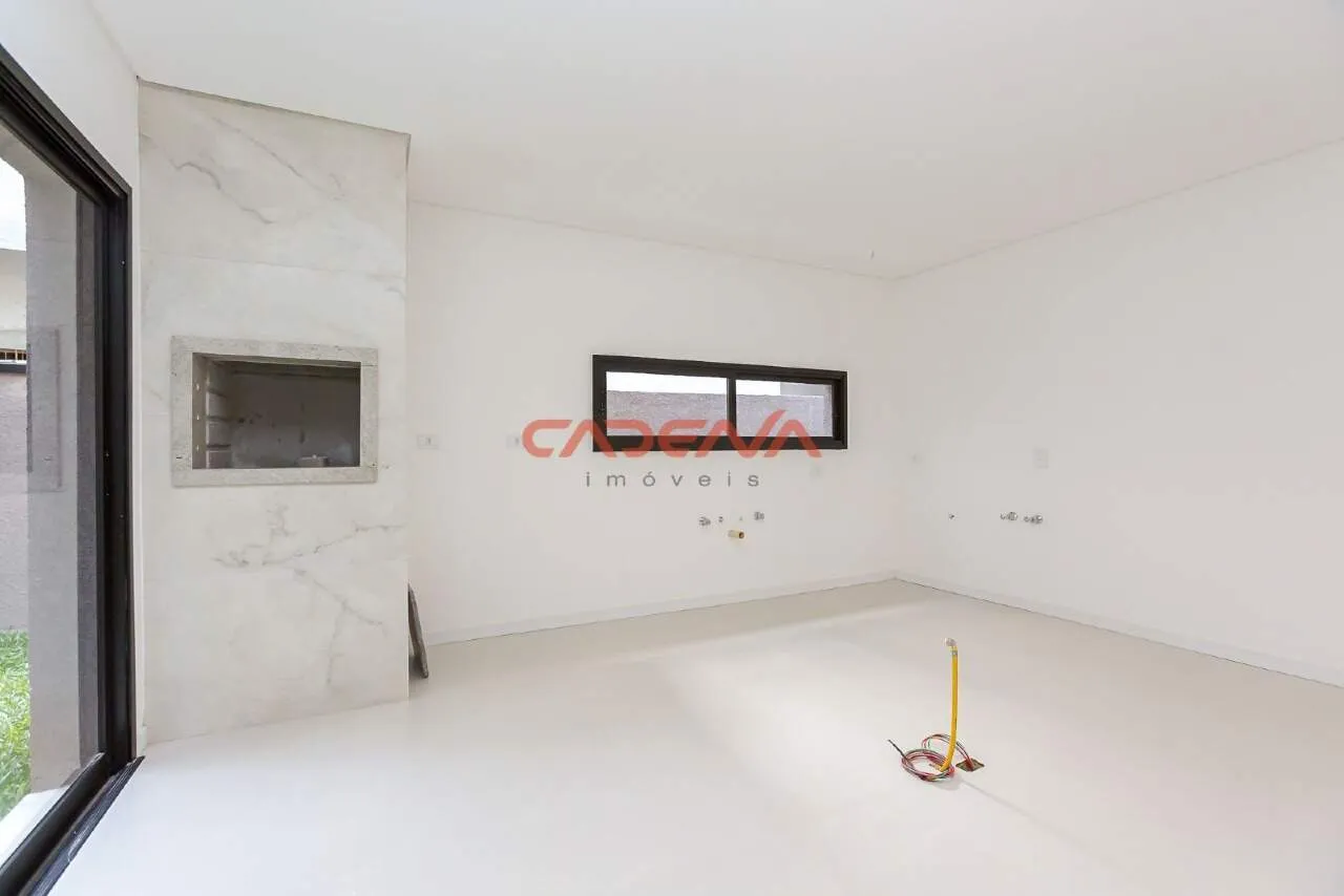 Balcony with a grill in a 3-bedroom house, 128 m² — photo 7