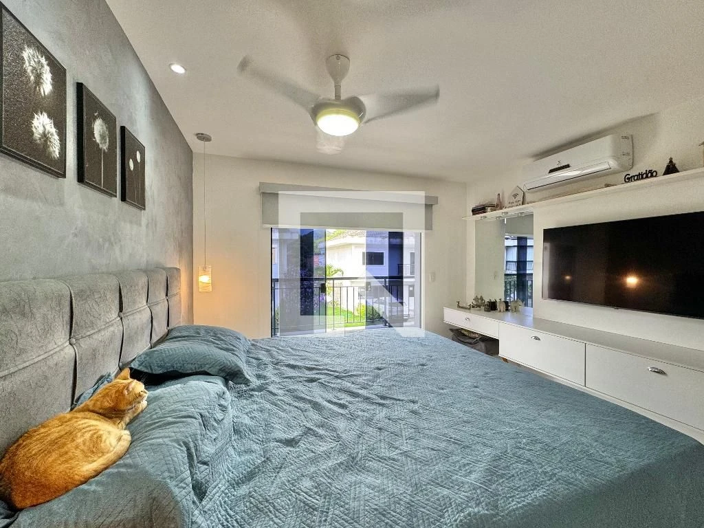 138 m² house with a home office and a walk-in closet — photo 5