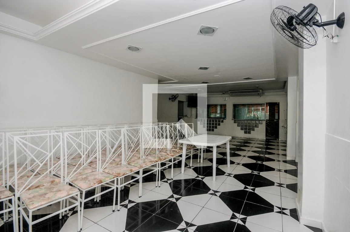 2-bedroom apartment with parking and balcony — photo 35