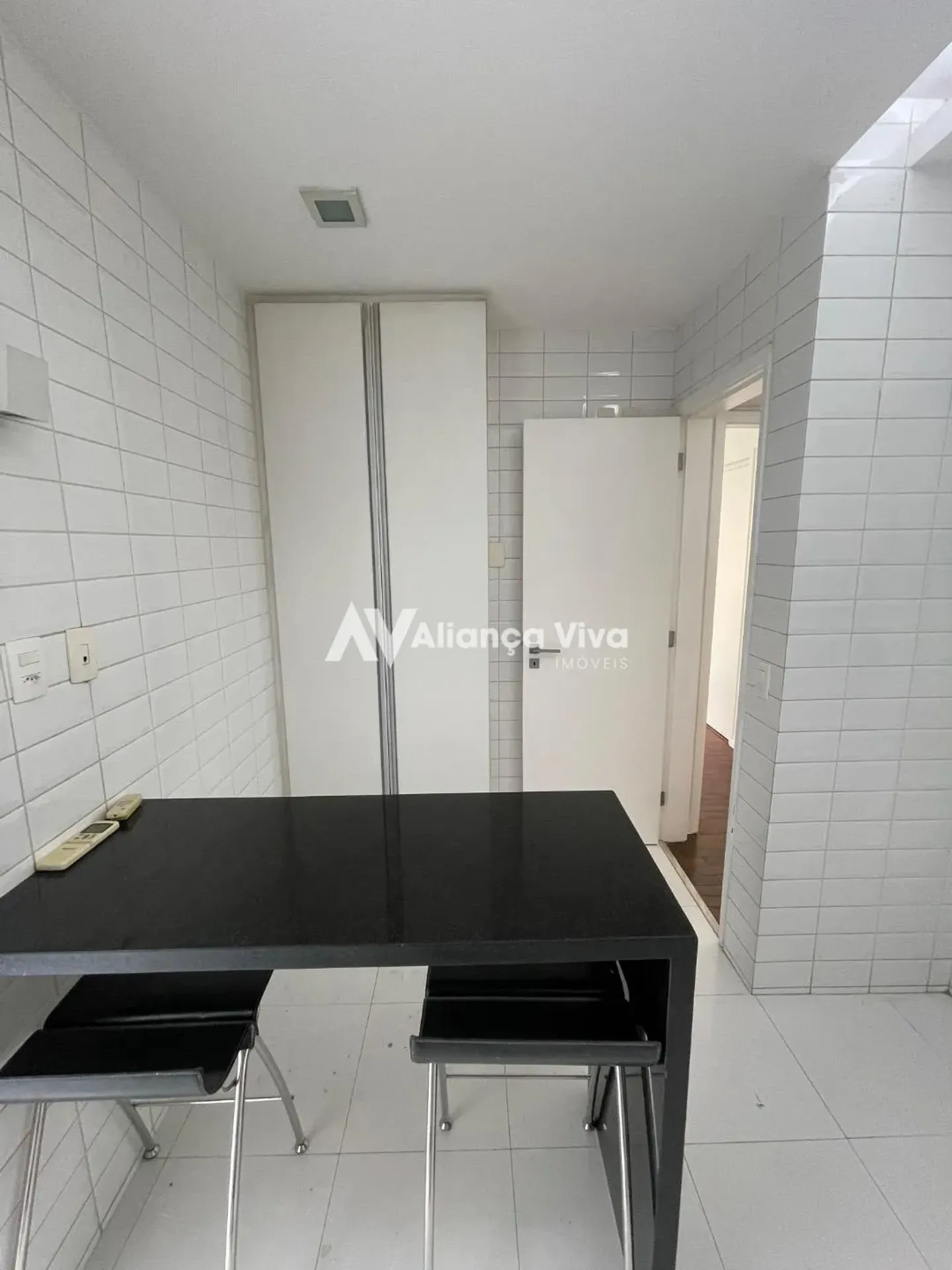 3-bedroom apartment with 1 suite and 4 bathrooms — photo 23