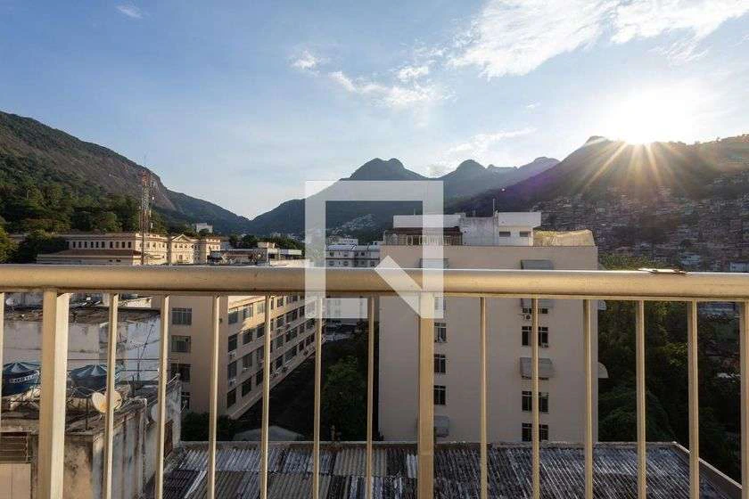 Duplex penthouse with 320 m², 1 bedroom and balcony — photo 13