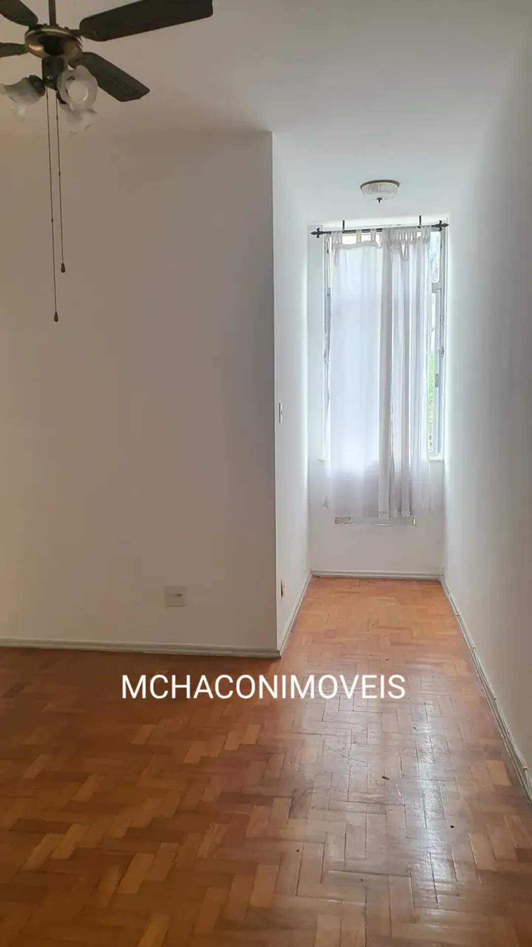Apartment on the 4th floor with wood or laminate floors — photo 11