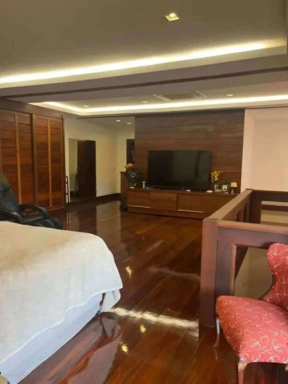Casa com 7 quartos e 700 m², 2 vagas e varanda — photo 4