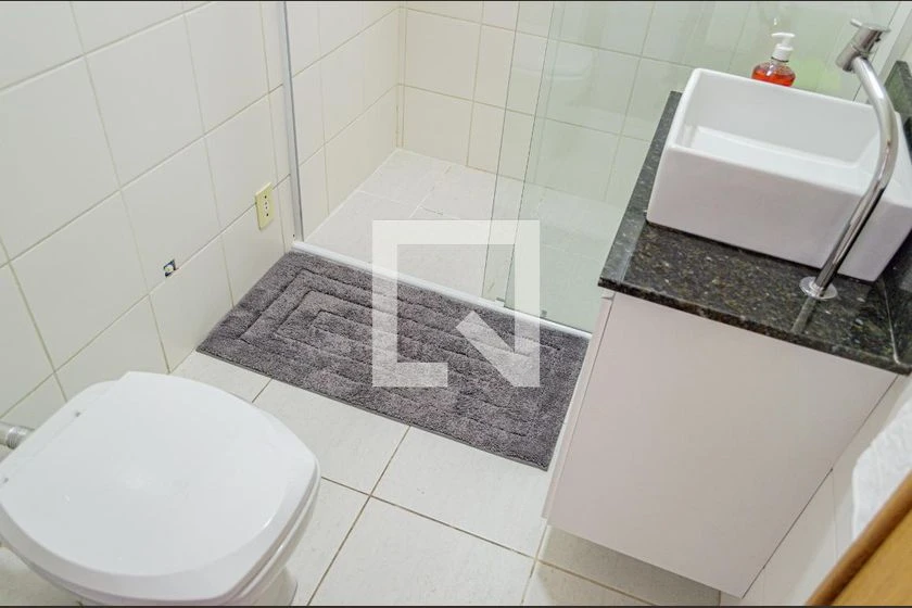 Furnished 1-bedroom apartment with open-plan kitchen — photo 12