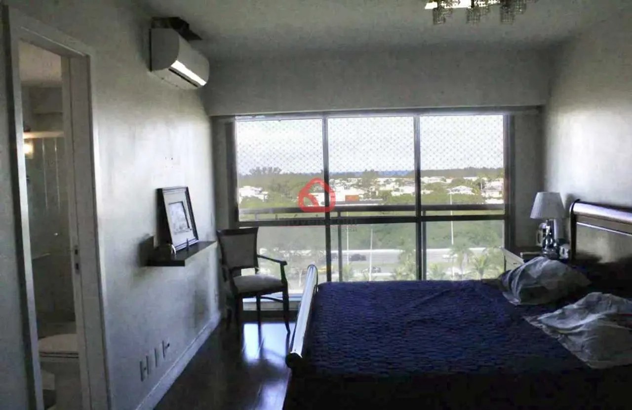 Furnished residential apartment with 4 bedrooms and a balcony — photo 15
