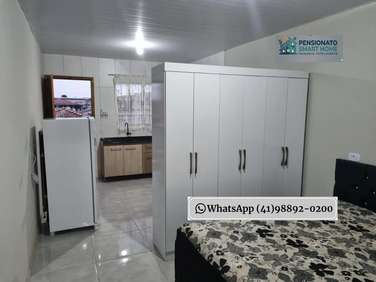 Estudio amueblado con mesa y cocina con cocina a gas — photo 7