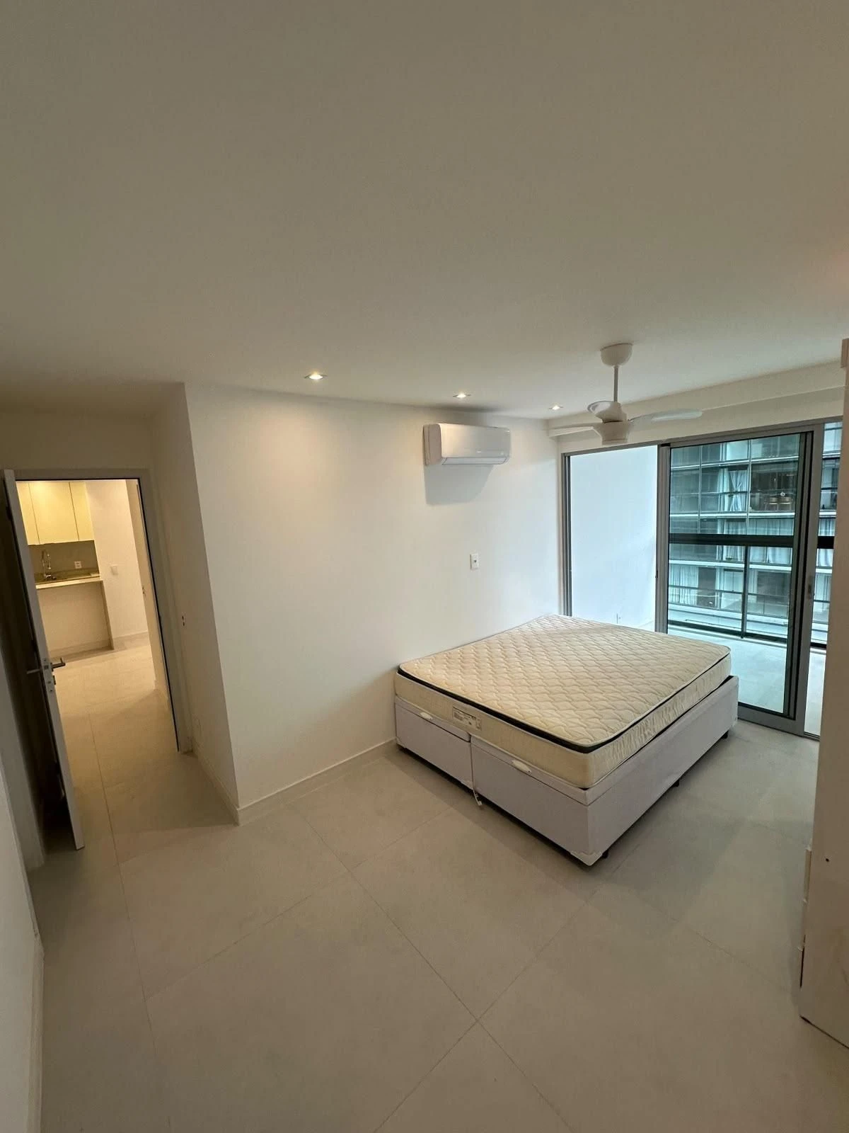 Floor-to-ceiling windows in a 2-bedroom apartment, 84 m² — photo 17