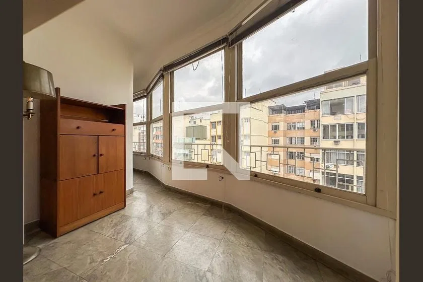 4-bedroom apartment with 3 bathrooms and 206 m² — photo 17