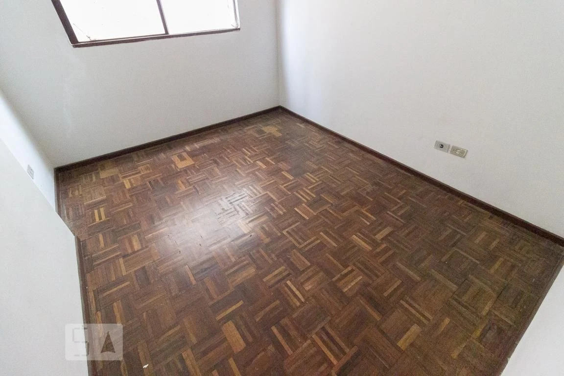 Квартира з 2 спальнями та дерев'яною підлогою або ламінатом — photo 7