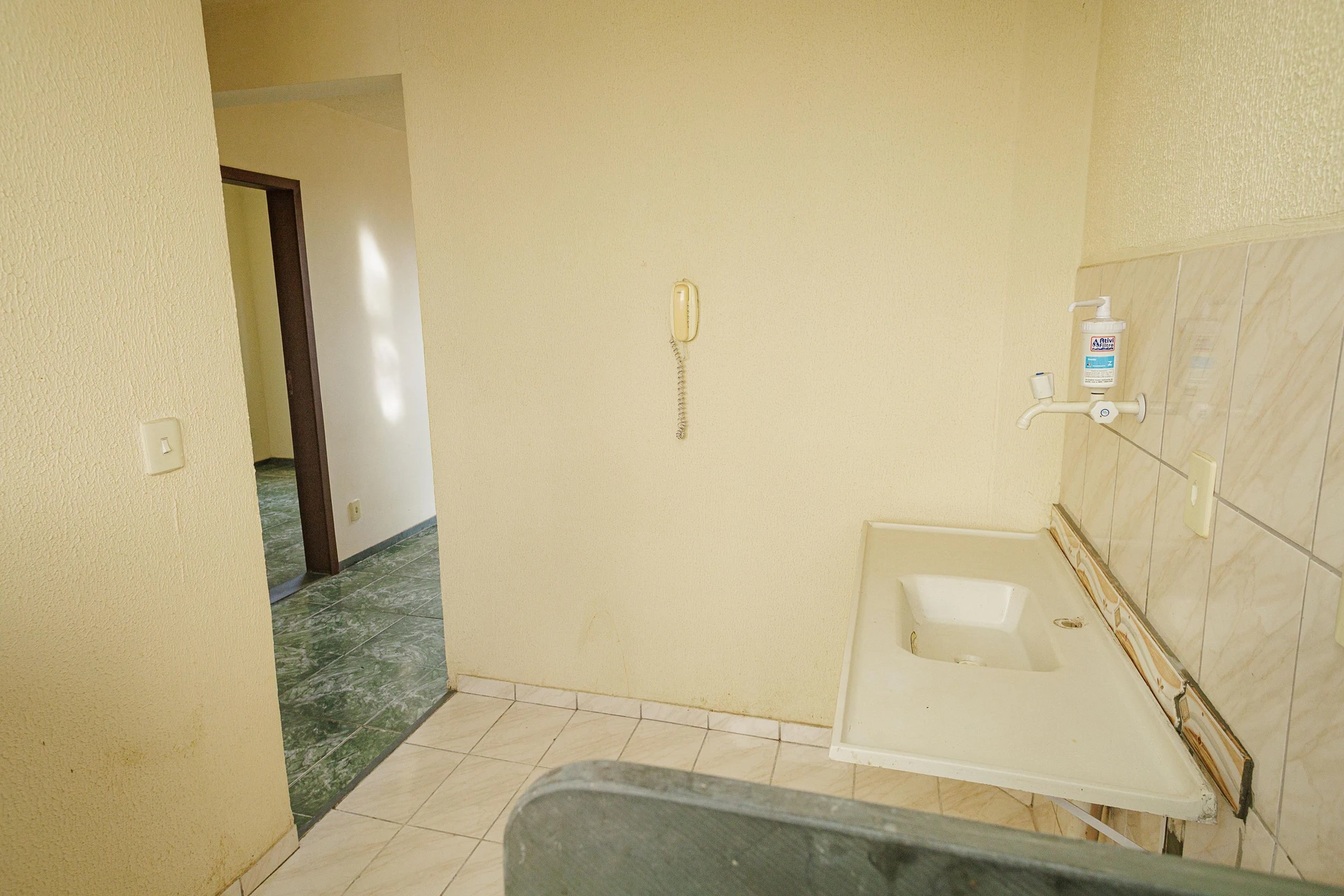 Unfurnished apartment with 2 bedrooms and 1 parking space — photo 11