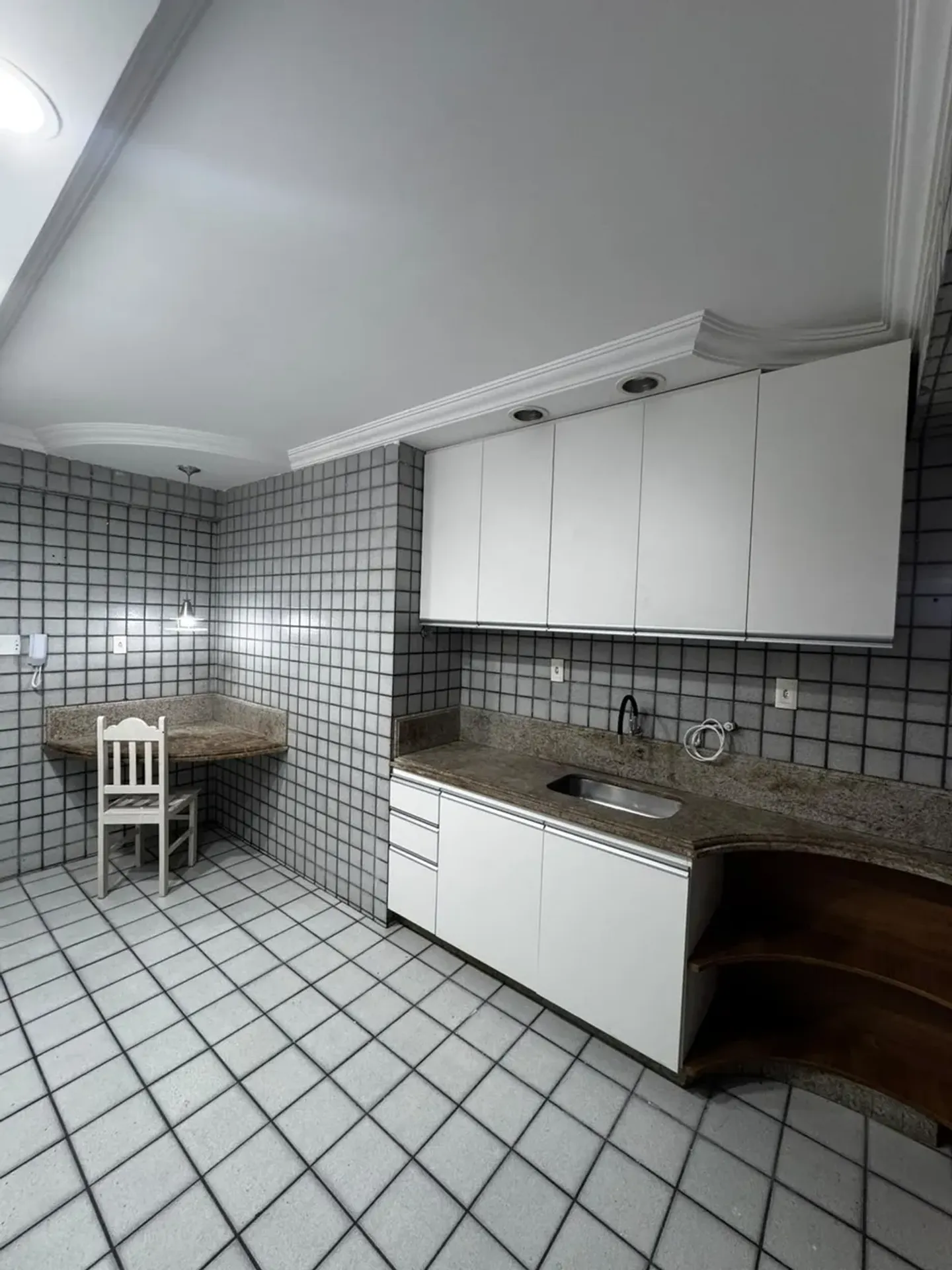 3-bedroom apartment with an enclosed balcony — photo 4