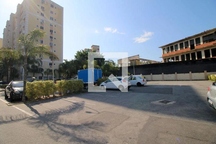 2-bedroom apartment in a building with a gym — photo 13