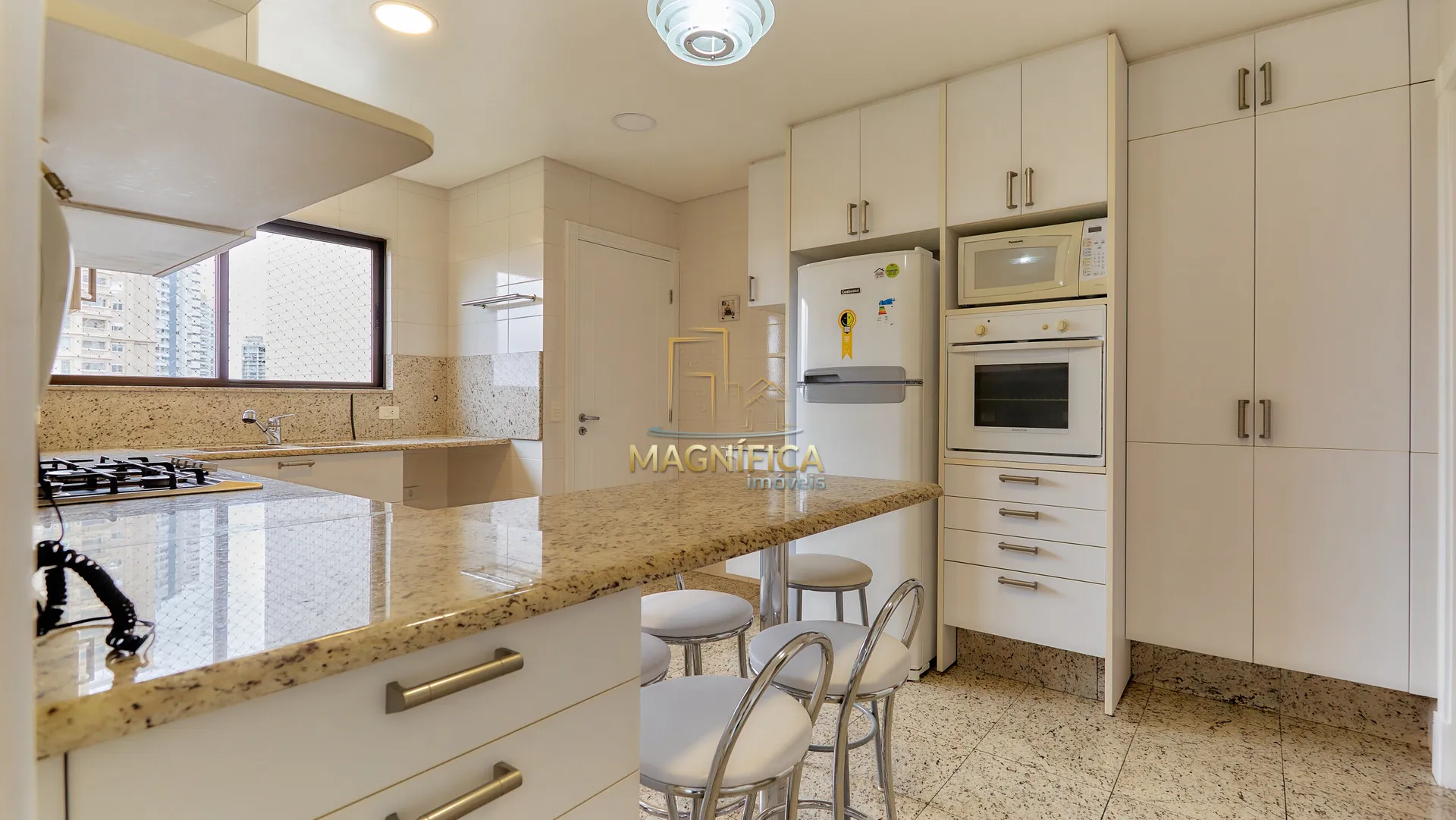 Apartamento de 322 m² con 3 suites y 4 plazas de garaje — photo 19