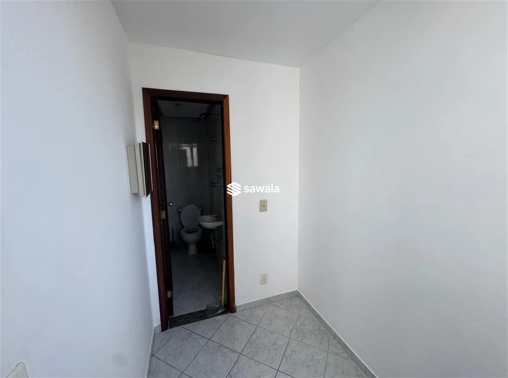 Apartment with 3 bedrooms and a separate kitchen — photo 24