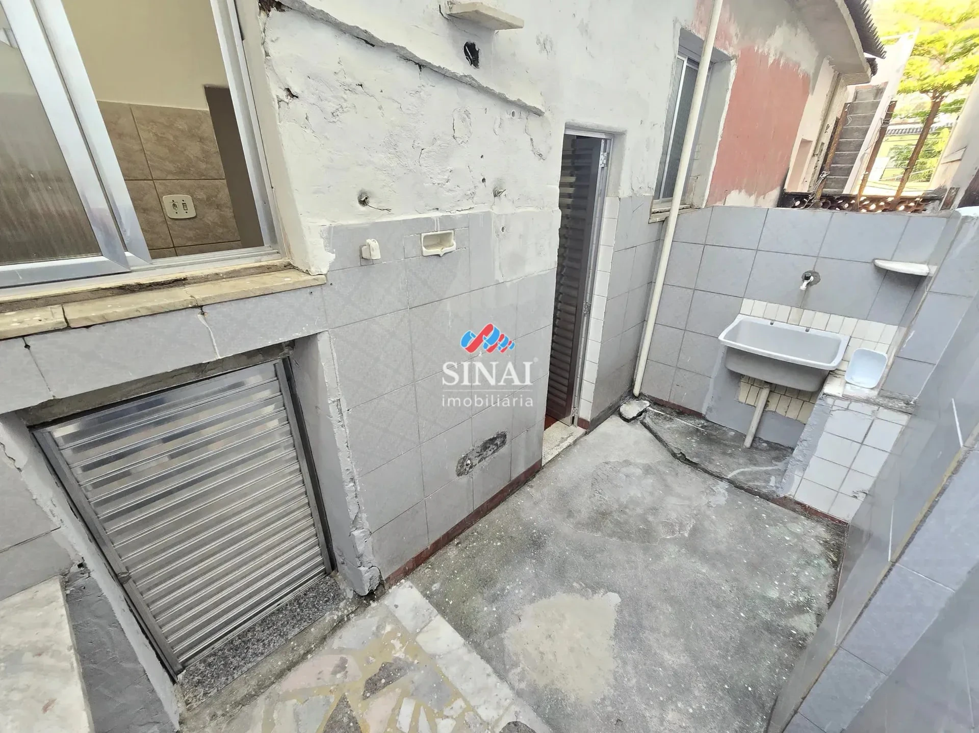 1-bedroom apartment with balcony and fitted kitchen cabinets — photo 23