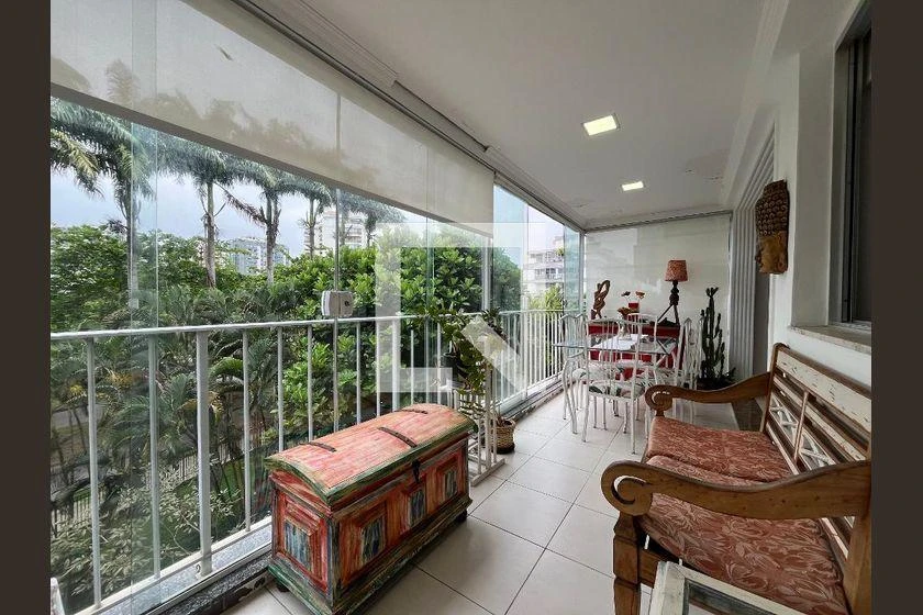 Furnished apartment, 86 m², with a glass-enclosed balcony — photo 7