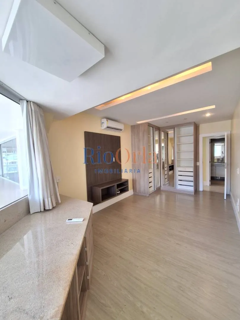 Unfurnished apartment with 4 bedrooms and 5 bathrooms — photo 42