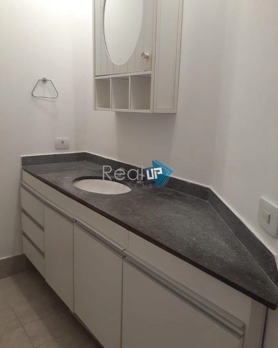 87 m² apartment with 2 bedrooms and a balcony — photo 15