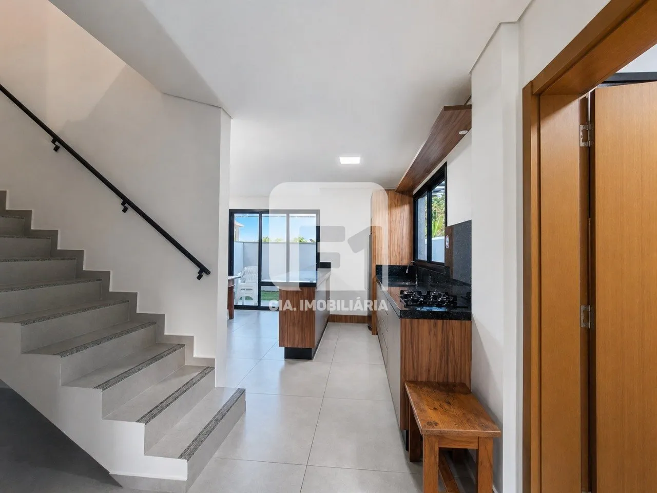 Furnished 3-bedroom house with 200 m² — photo 8