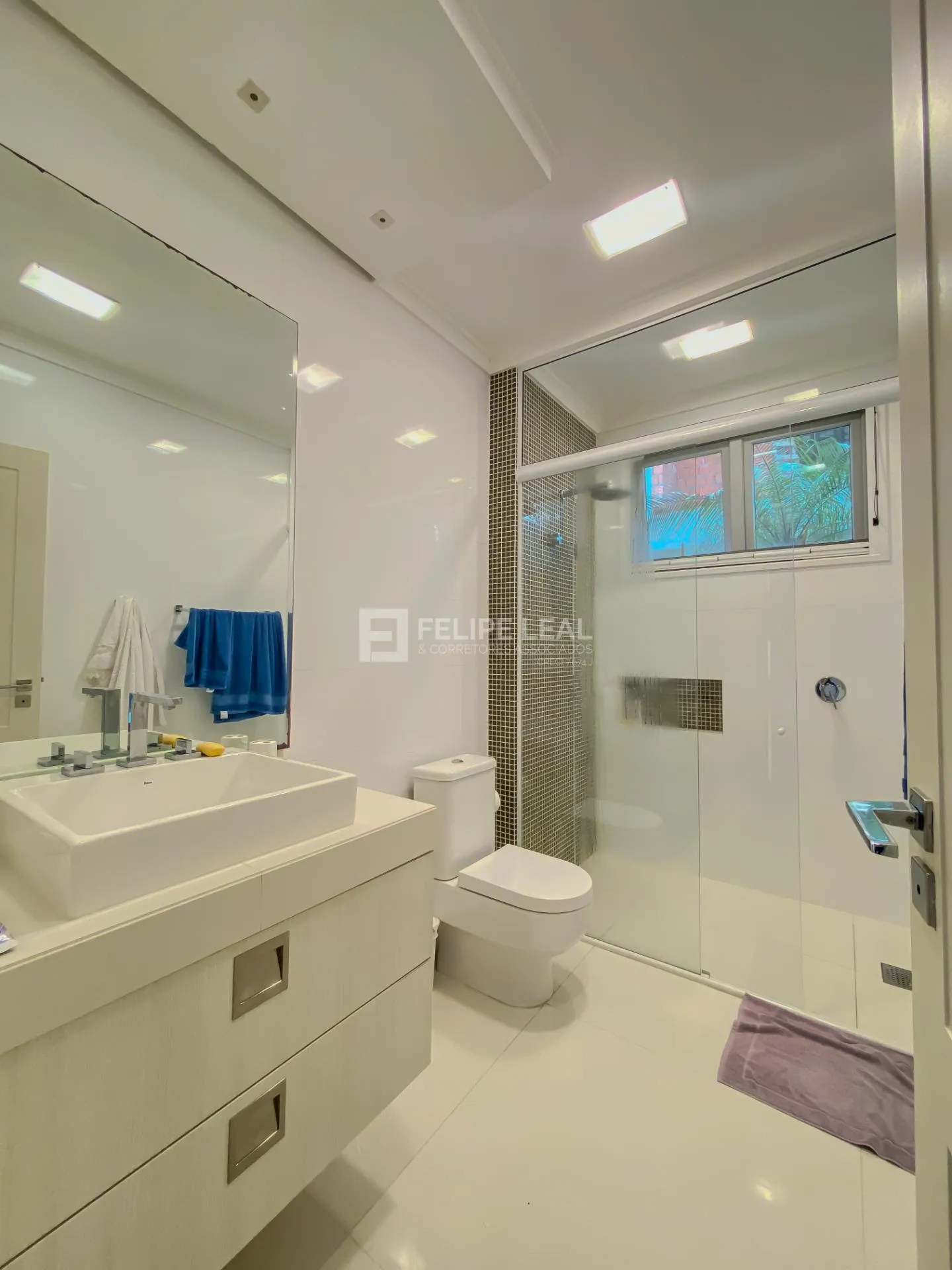 Casa em condomínio com 9 dormitórios e 8 suítes — photo 11
