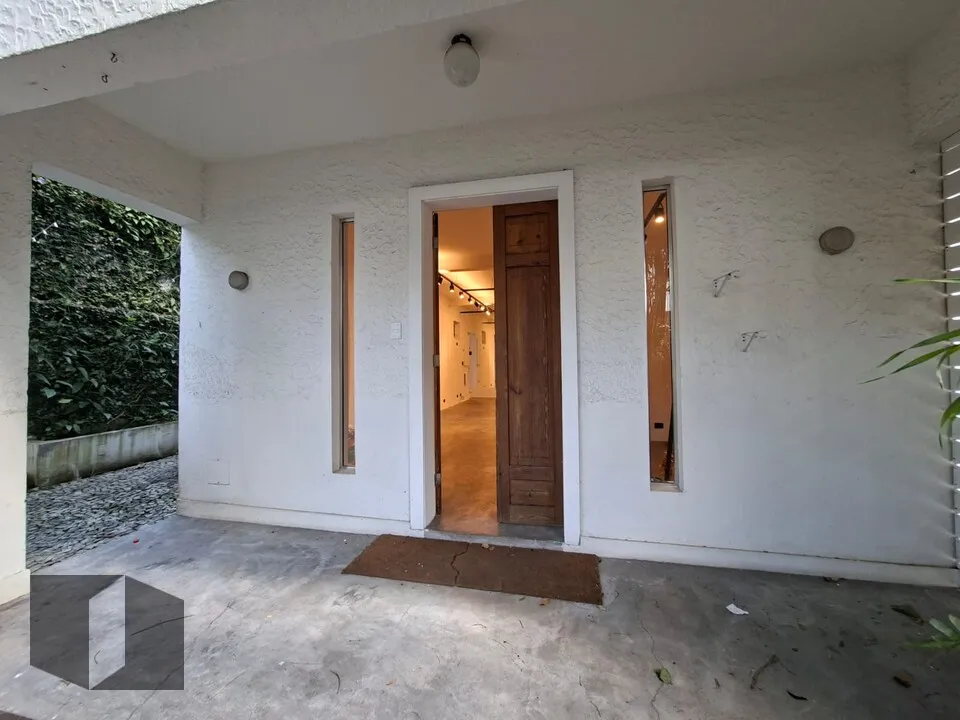 Unfurnished house with 3 bedrooms and a balcony — photo 9