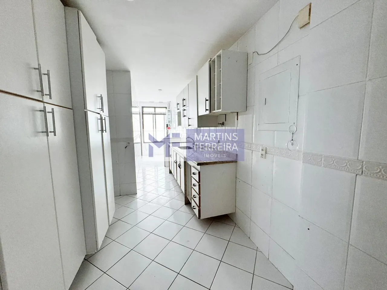 Rental penthouse with 3 suites and a closed-off kitchen — photo 2