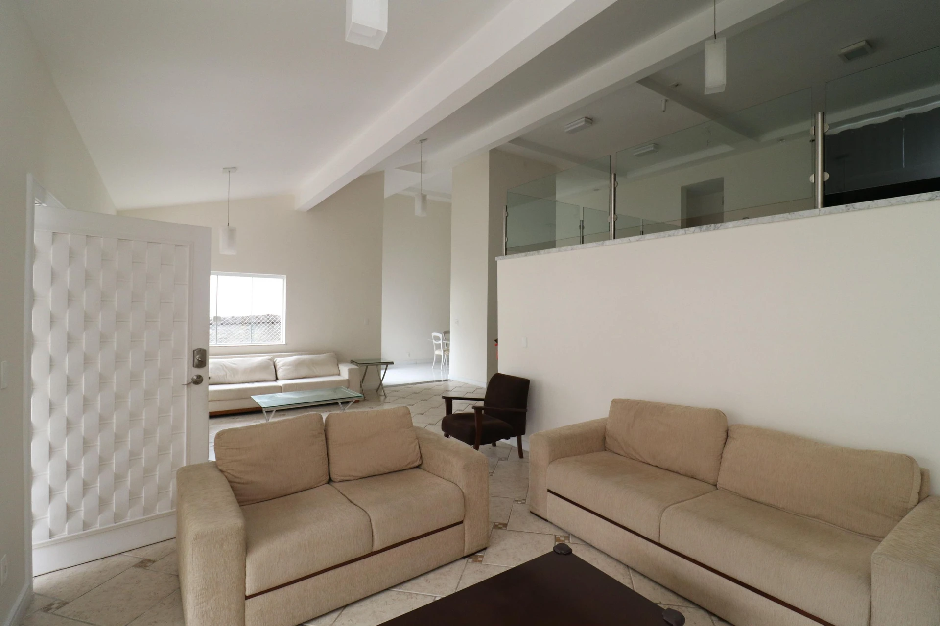 Vestidor y 5 dormitorios: casa de 420 m² — photo 27