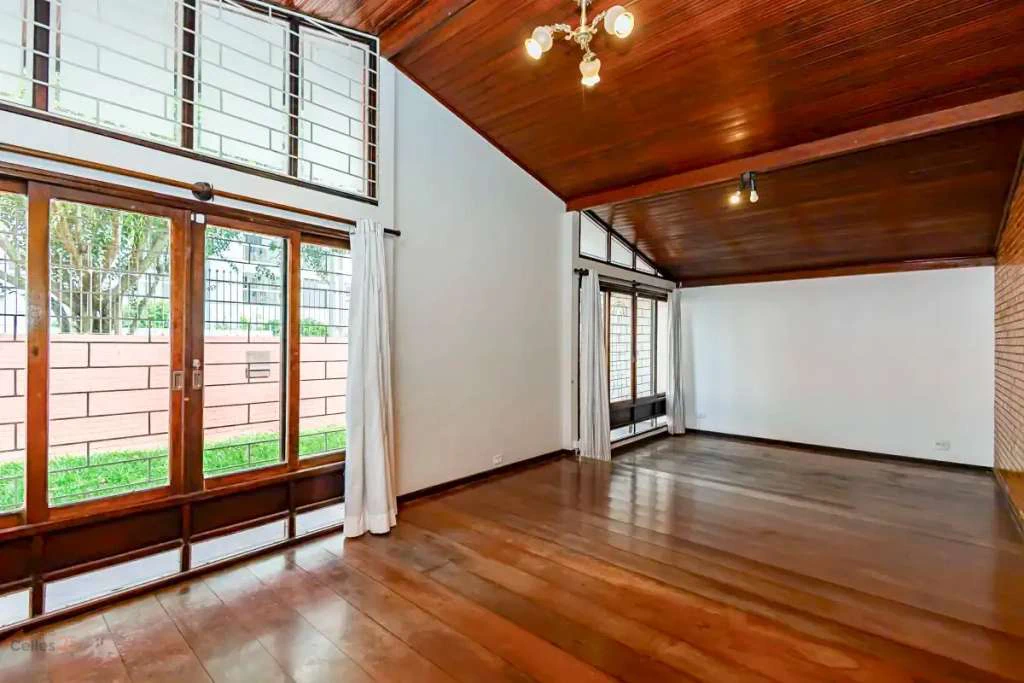 Rental house with 4 bedrooms and 4 bathrooms — photo 3