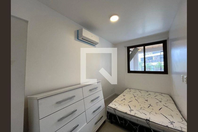 Balcony with a grill in a 3-bedroom apartment, 89 m² — photo 18
