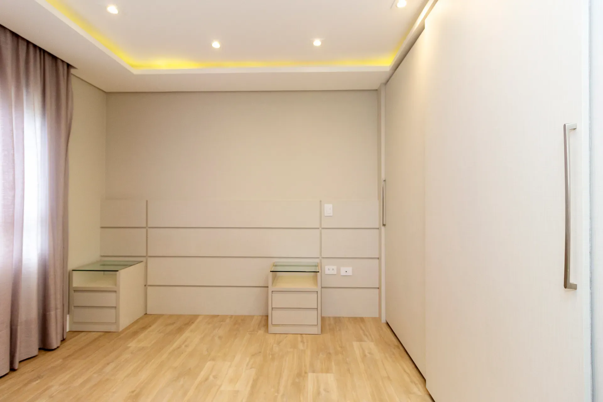Unfurnished 4-bedroom apartment with 5 bathrooms — photo 59