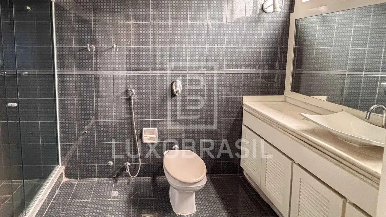 Casa com 5 quartos, 647 m² e churrasqueira na varanda — photo 30