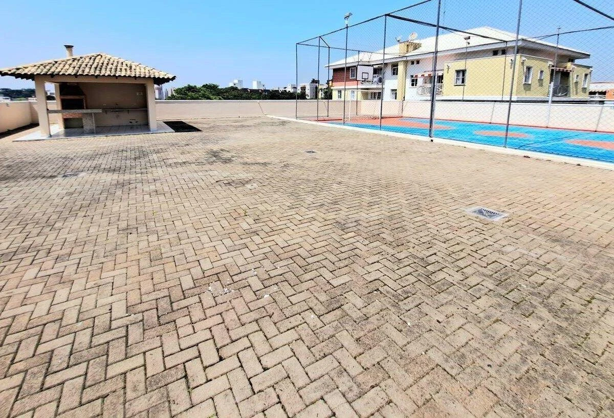 Furnished apartment with 3 bedrooms and a balcony — photo 33