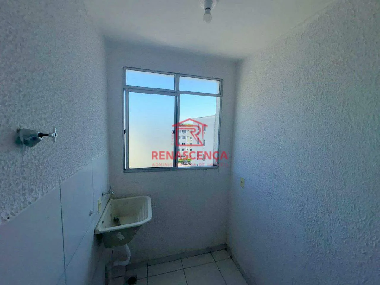 Unfurnished apartment with 2 bedrooms and pool — photo 15