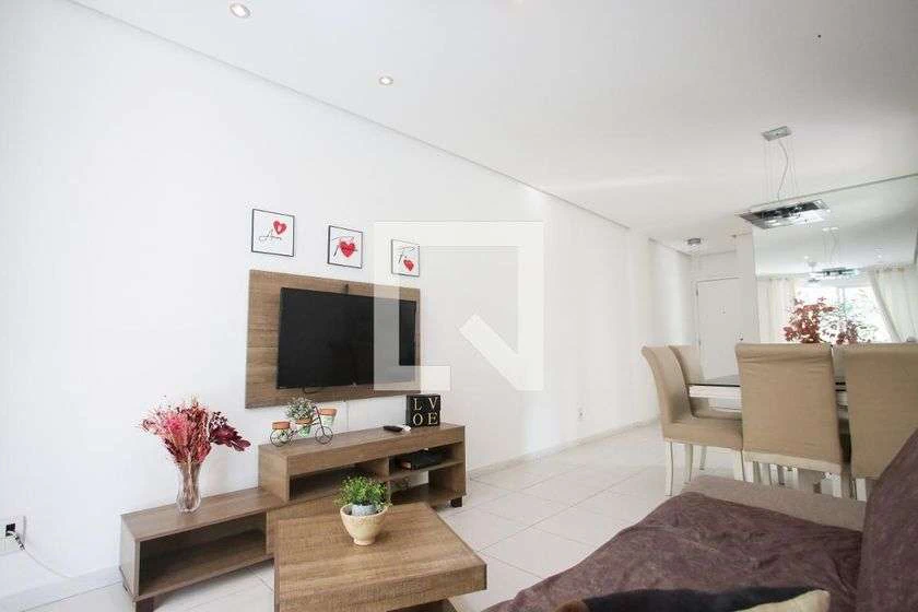 Departamento de 2 dormitorios con balcón cerrado con vidrio — photo 21