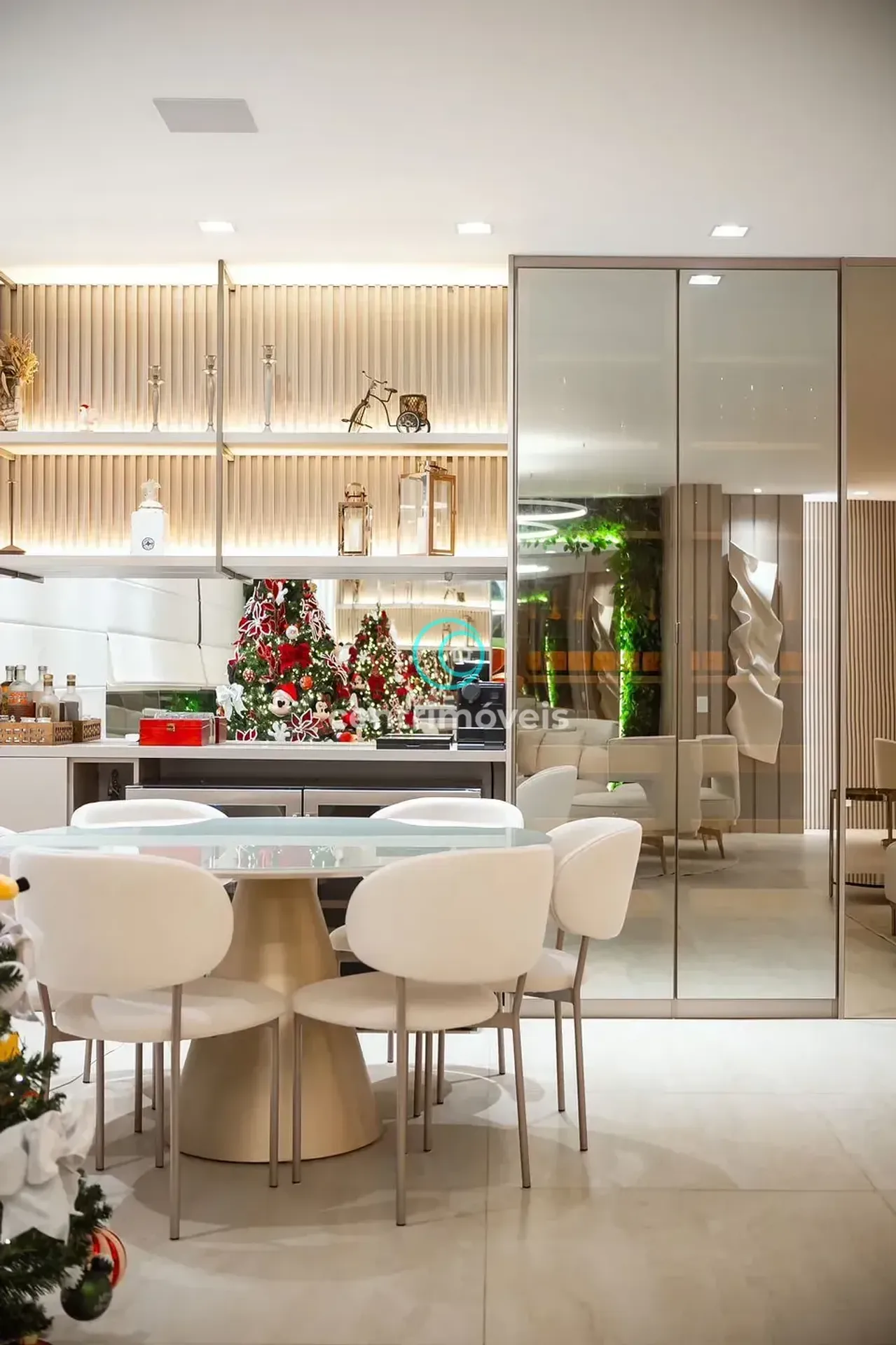 Furnished 266 m² apartment with 4 bedrooms and balcony — photo 8