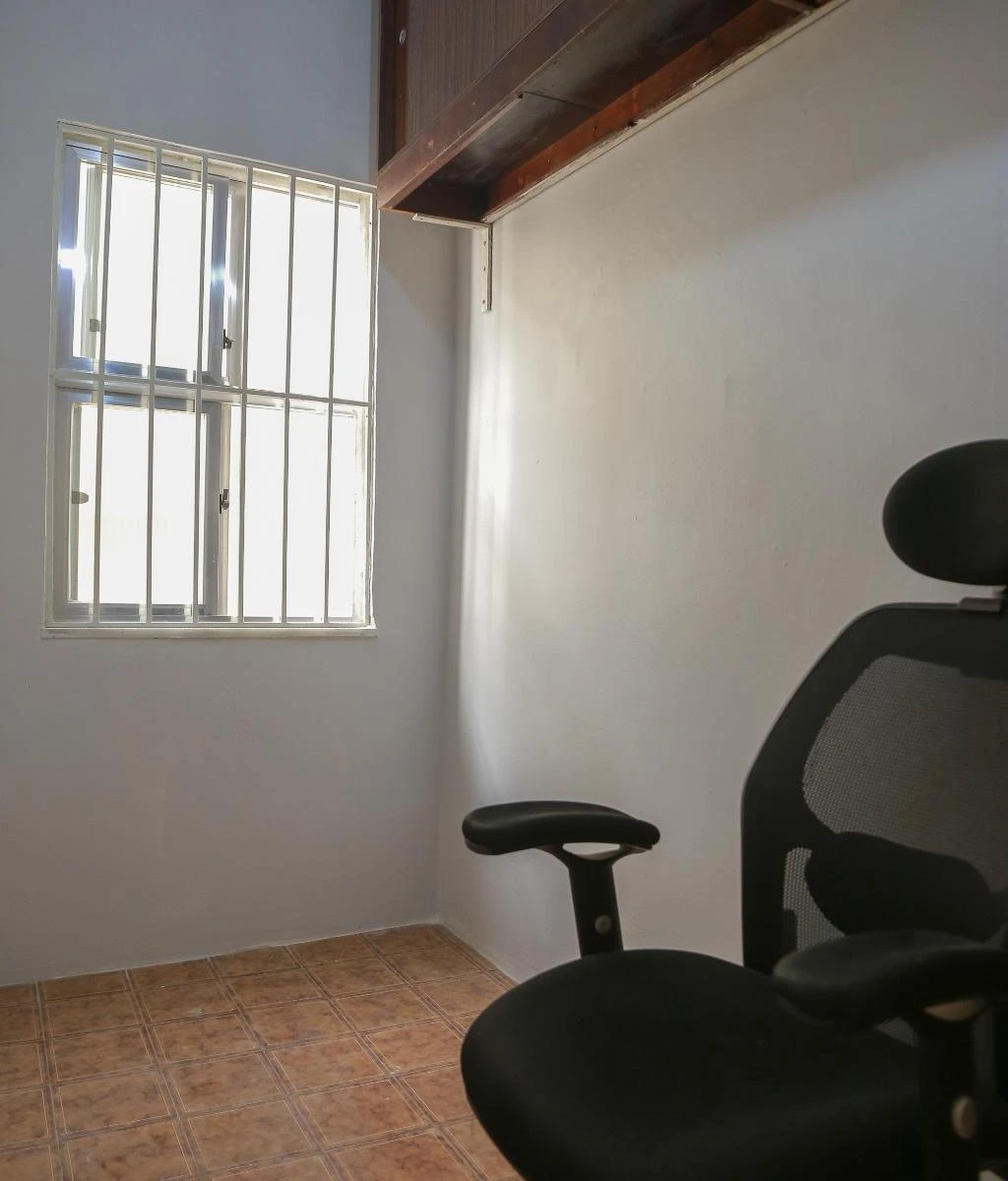 Casa com cozinha separada, 4 quartos e 3 banheiros — photo 2