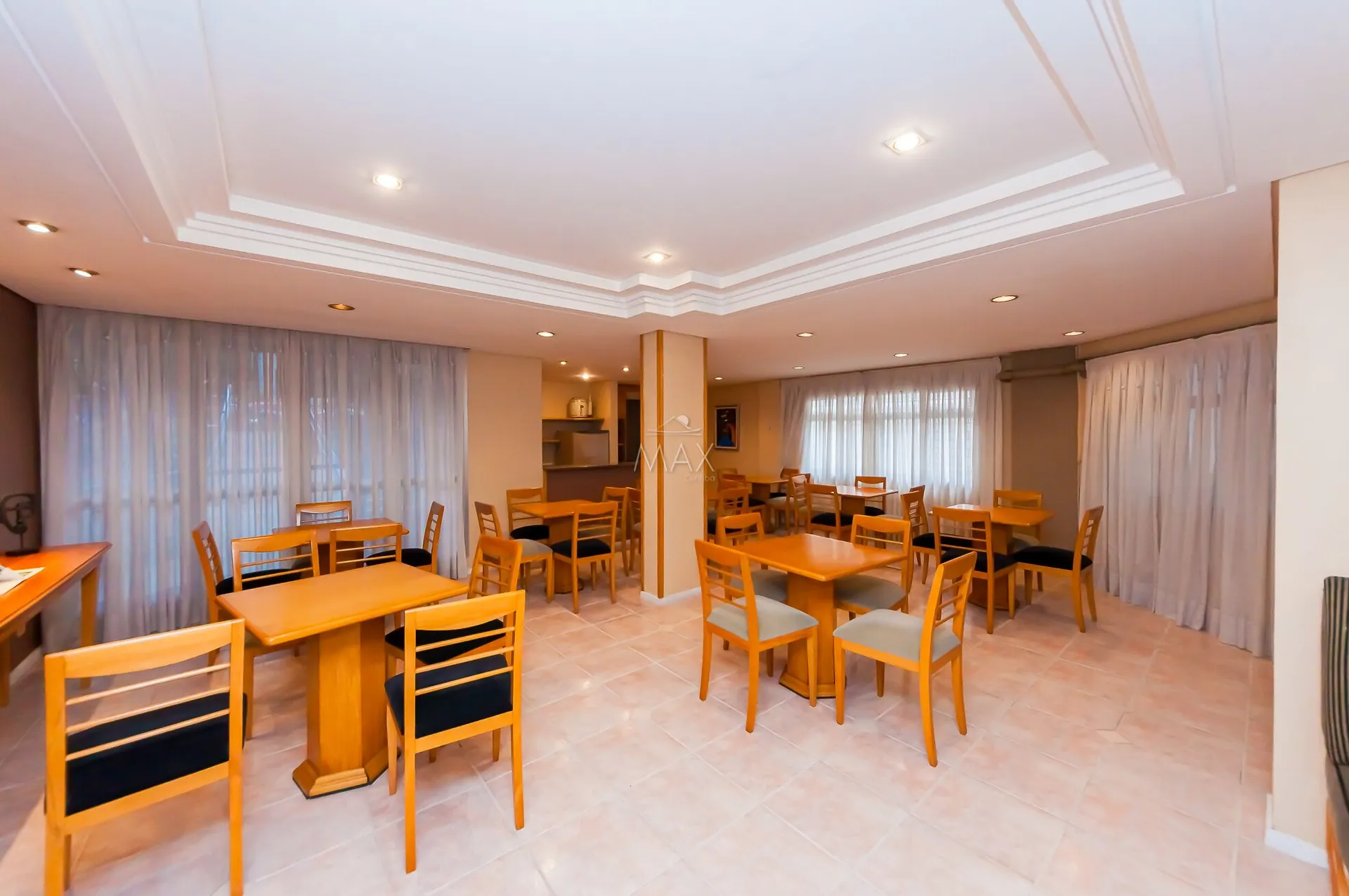 Furnished apartment, 89 m², with a glass-enclosed balcony — photo 31