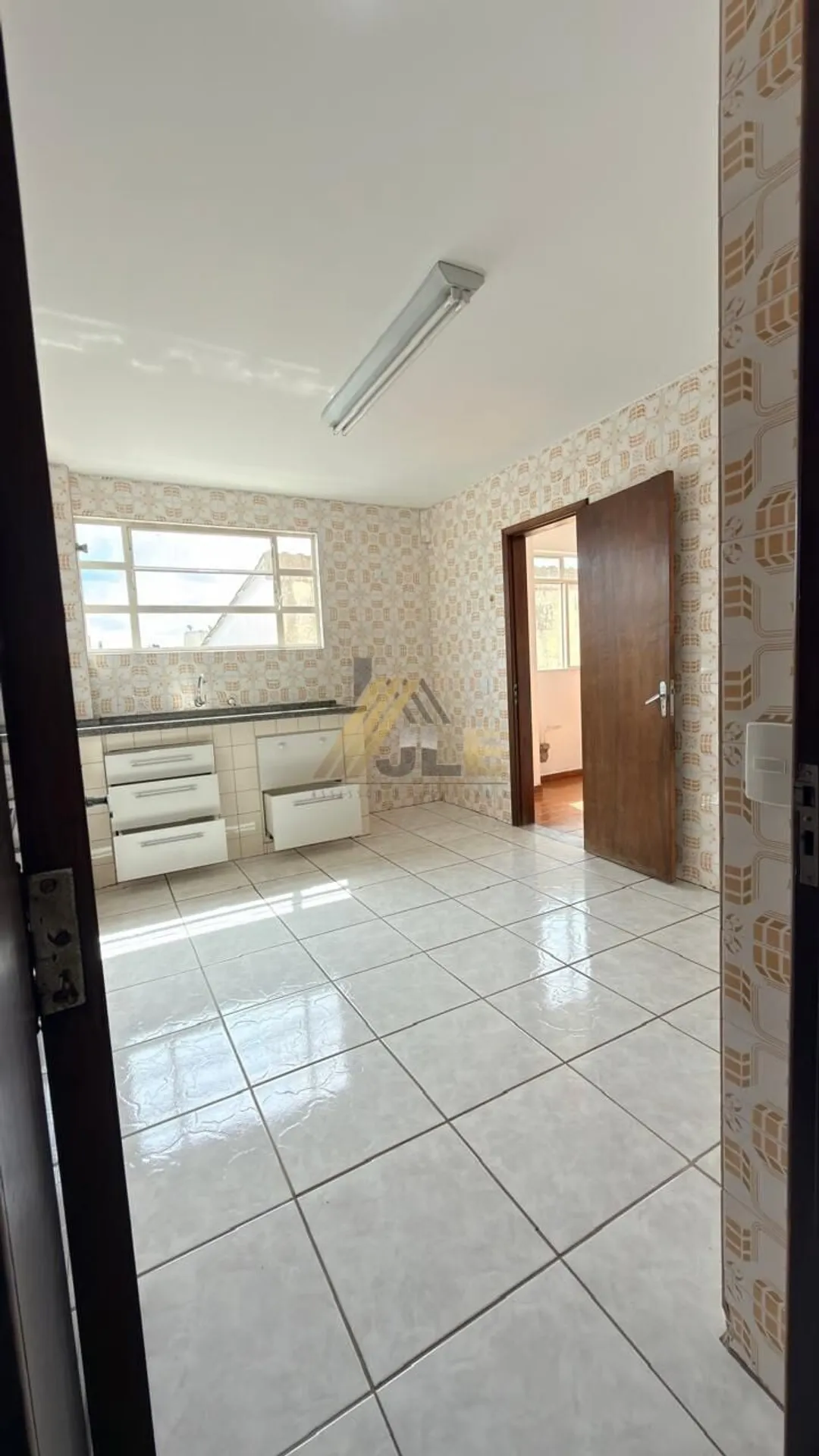 3-bedroom apartment with a home office in Curitiba — photo 2