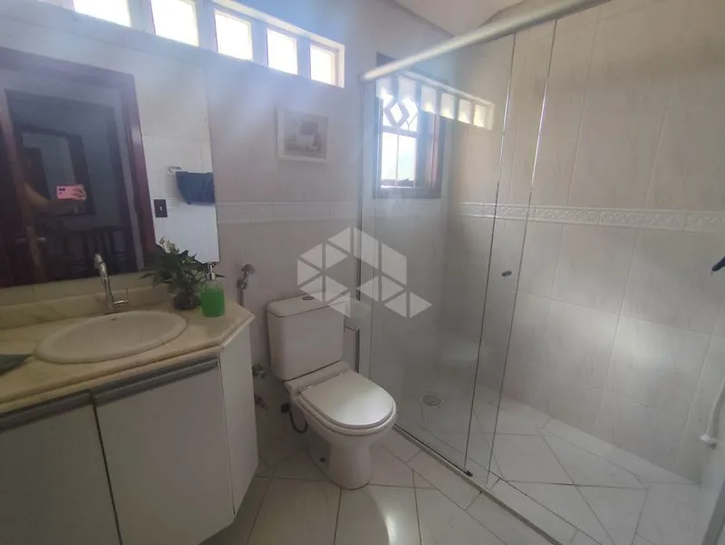 Мебльований будинок з 4 спальнями-сюїтами та садом 240 м² — photo 37