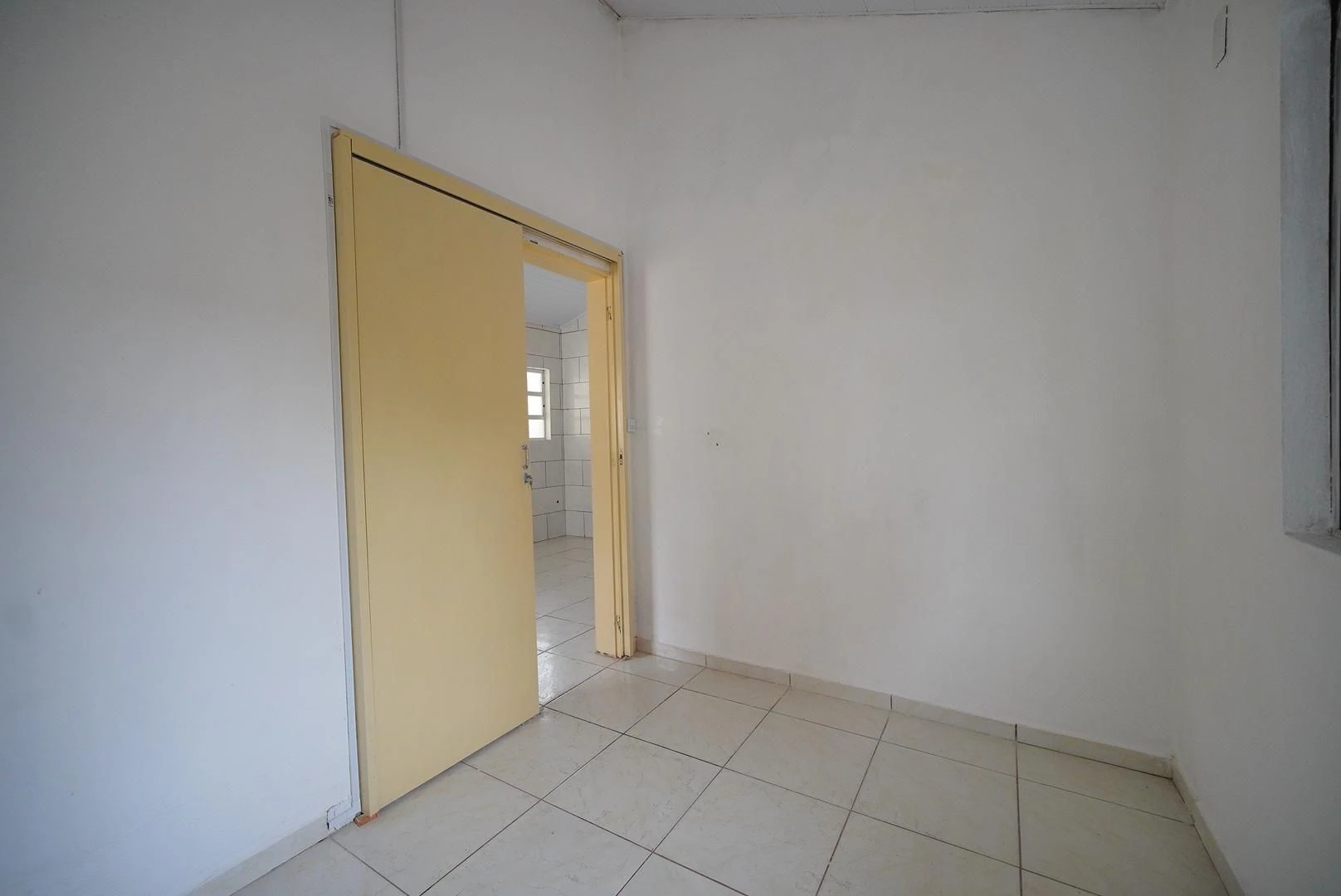 One-bedroom house with a garden — photo 17