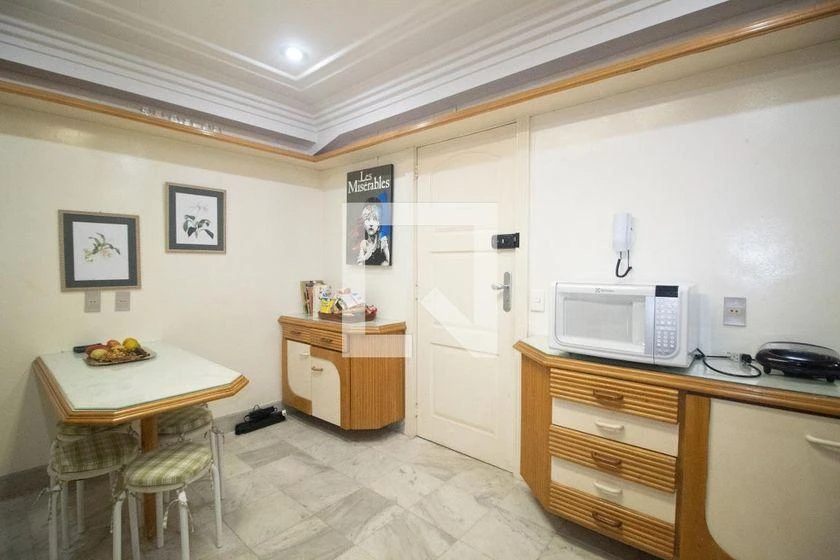 Penthouse for rent with 4 bedrooms and 210 m² — photo 48