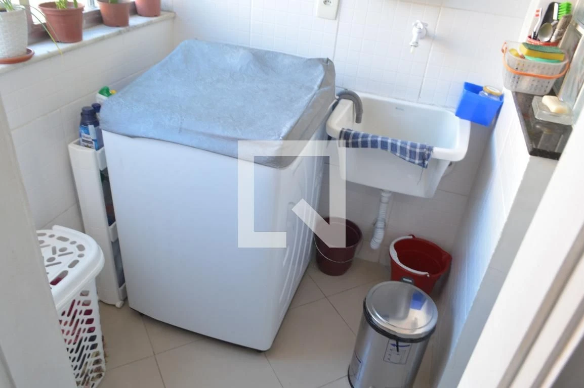 3-bedroom apartment with a bathtub — photo 35